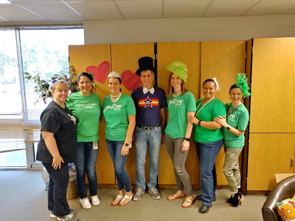 VinotTeach's tweet photo. GTE Sped getting authentic and International for the Royal Wedding! @HumbleISD_GTE https://t.co/p6qTNSC6rj