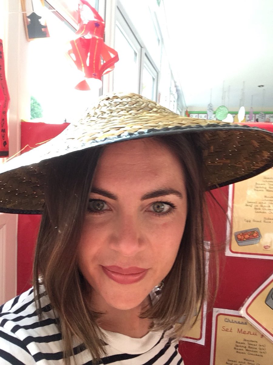 Leah_Biddle's tweet photo. Loved my placement with @ParkRoadPrimary as part of my @CuriousMindsNW #CASE2017 fellowship. Year 1 interpreting their #culturaleducation trip to the @World_Museum #terracottawarriors through a range of activities. Cultural learning at its best! (&amp; I couldn’t resist the hat!) https://t.co/3iMWBUuxAL