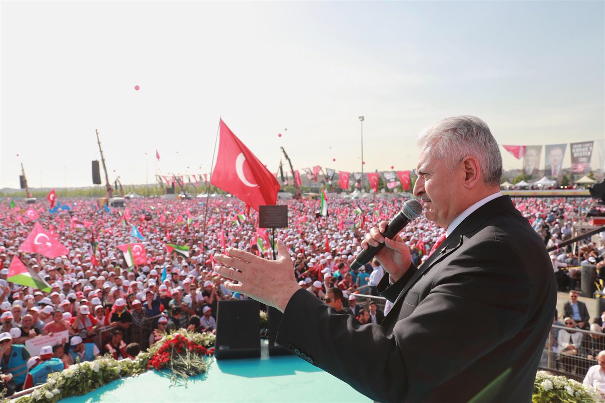 Akparti's tweet photo. Başbakanımız Binali Yıldırım, Yenikapı Miting Alanı'nda Filistin halkına destek amacıyla düzenlenen "Zulme Lanet Kudüs'e Destek" mitingine katıldı. #WeStandForQuds https://t.co/XaitBDaeJV
