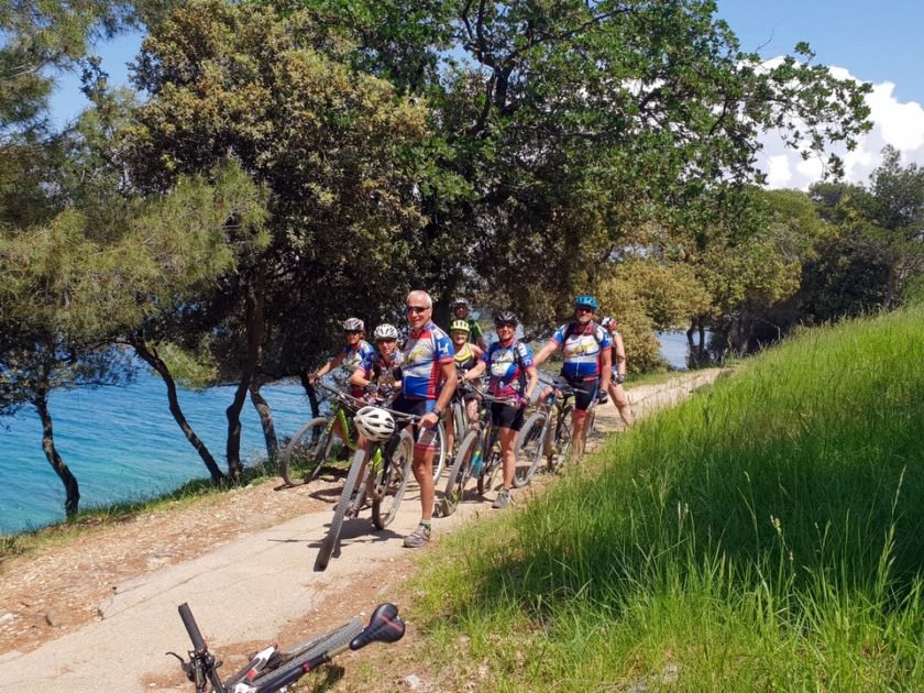 SAGTriesteCAI's tweet photo. il gruppo #Vulkan #MTB della #SAG in una due giorni #esplorativa sui tracciati dell'#Istria: #Trieste - #Vestar. Appuntamento alla prossima!
report e #foto https://t.co/Z6FzcYSxMO
#caiSAG #trieste #croazia #slovenia #bike #biking #cicloturismo @CaiFvg @CAI150 https://t.co/5tf1Nf3UxQ