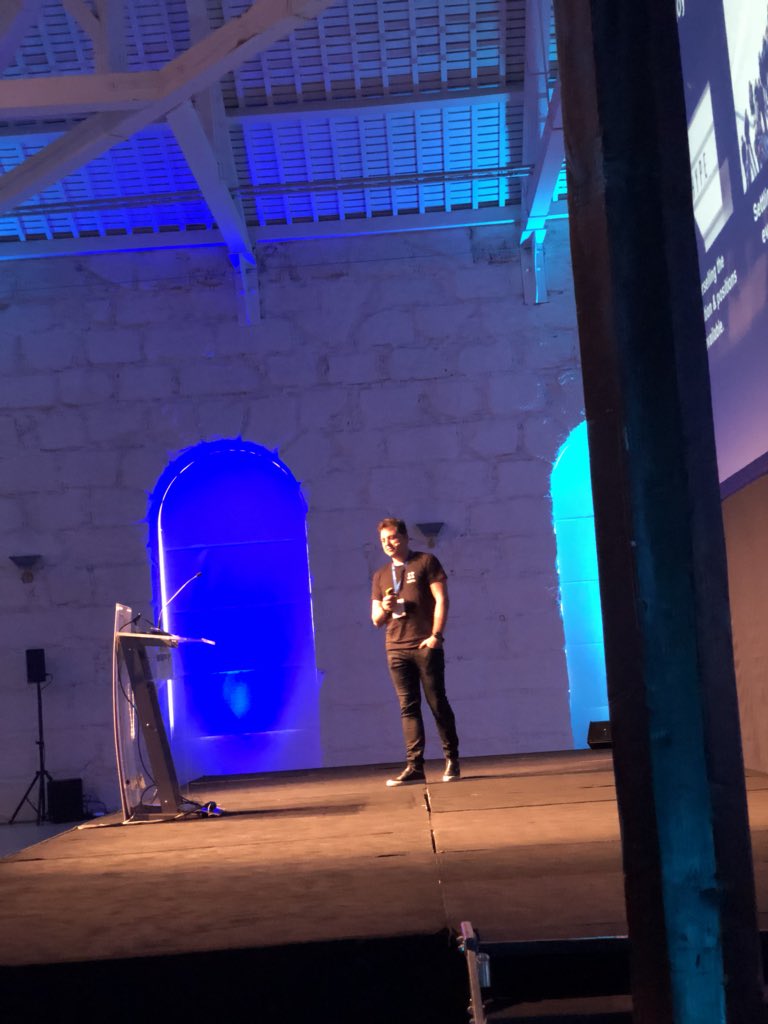 schwellnus's tweet photo. @XING_pt ... And now Helder from @kununu and @XING_pt is adding some meat to the topic! #viewfrombackstage #PTH18 https://t.co/7AOB8FxryX
