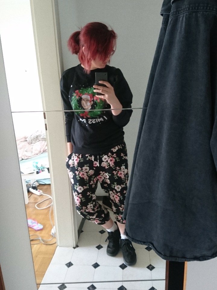 Cj_Sketchbook's tweet photo. Obama und ich bauen gleich aufm dokomi gelände den besten stand der Welt auf. #flamingofriends

Naja... Wahrscheinlich eher den mit den meisten Flamingos. https://t.co/i2dBpLLjtT