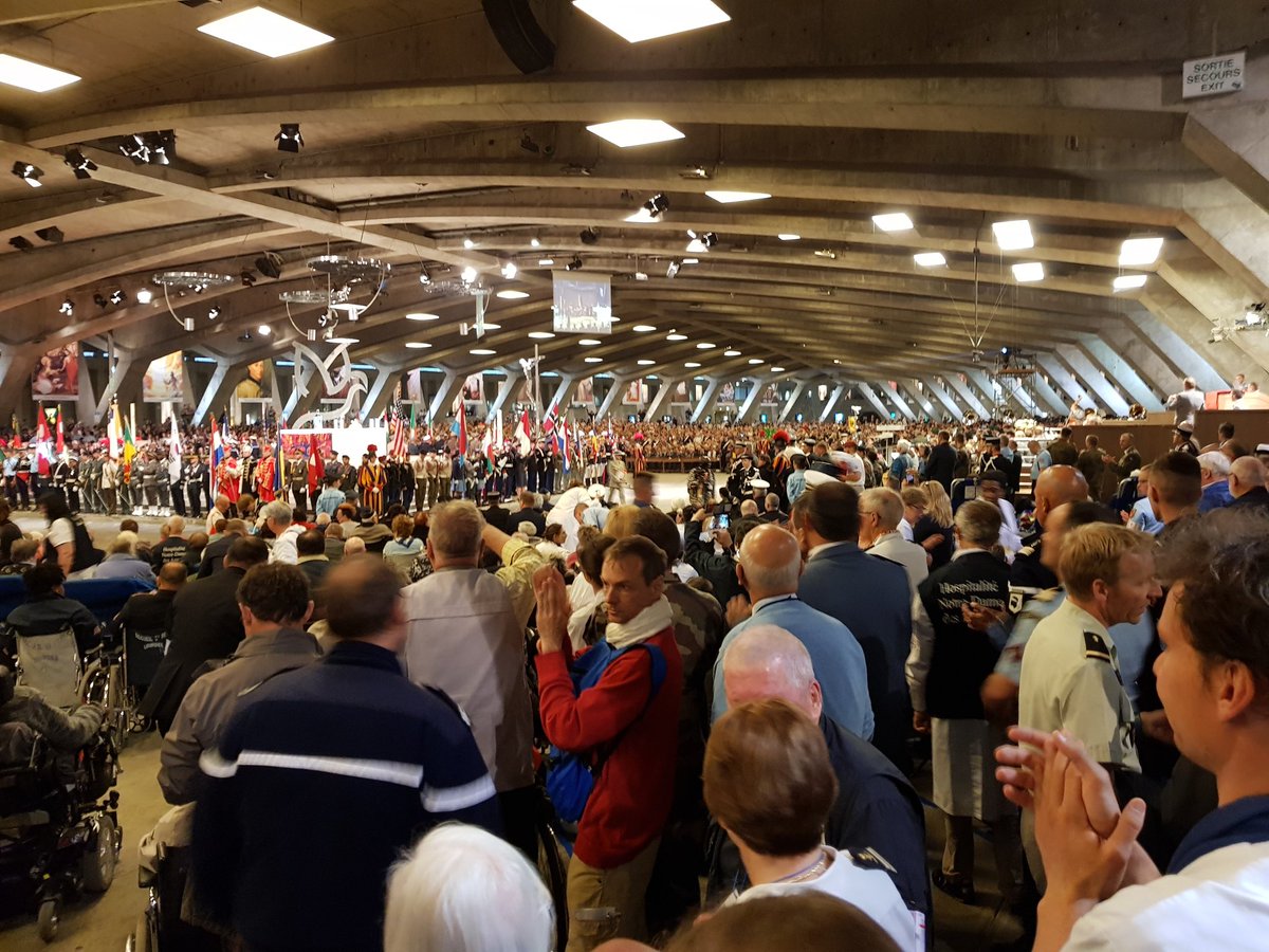 HCPTAFRegion's tweet photo. @HCPT @Hcpt507  joined the 60th #InternationalMilitaryPilgrimage for the Opening Ceremony this afternoon as many nations came together #PacemInTerris https://t.co/c5b1cW7mUo