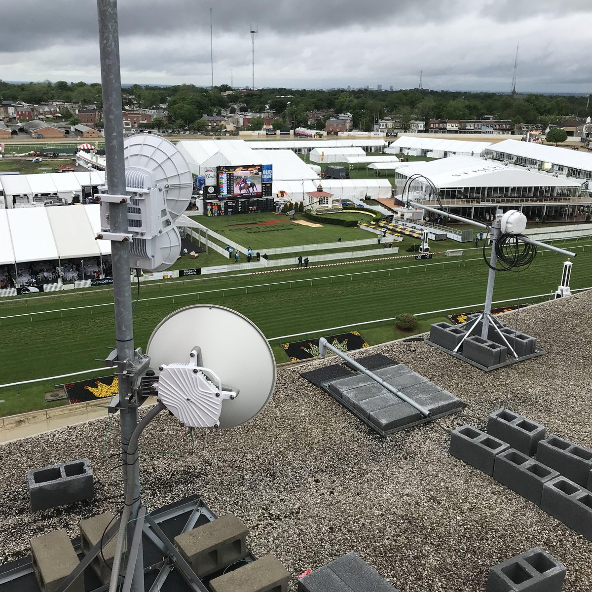 believebroadban's tweet photo. Supplying 10Gbps of Internet bandwidth to Preakness with less than 30 days notice. No fiber provider could do the same. #preakness2018 #Bridgewave #Comsearch https://t.co/gJwORoUlMw