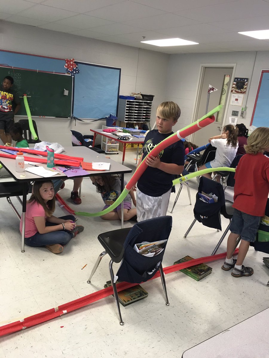 PlambeckChris's tweet photo. Fun STEM activities! @CESLittleDragon @PlambeckChris https://t.co/GoegdMcfbM
