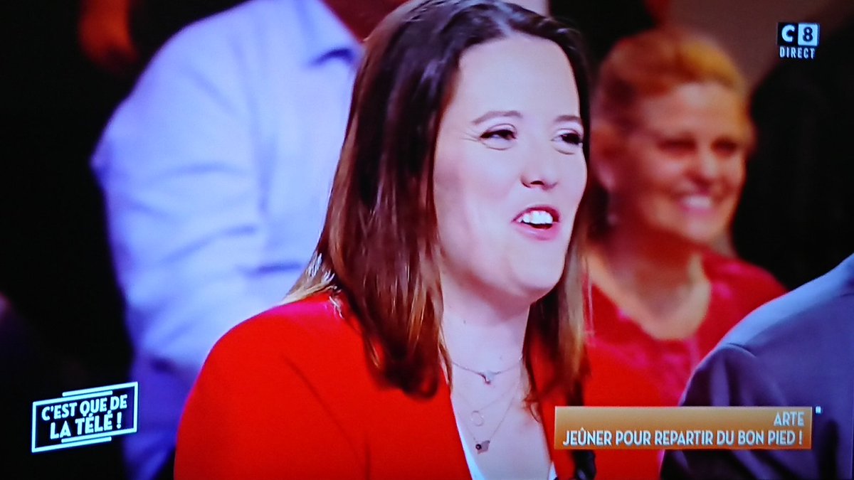 Crevsous1's tweet photo. Trop mimi notre @emilielopez gêné 😳 par les mots de @TL_Delarue #CQLDT 😘 😘 https://t.co/b0qCcwTvaL