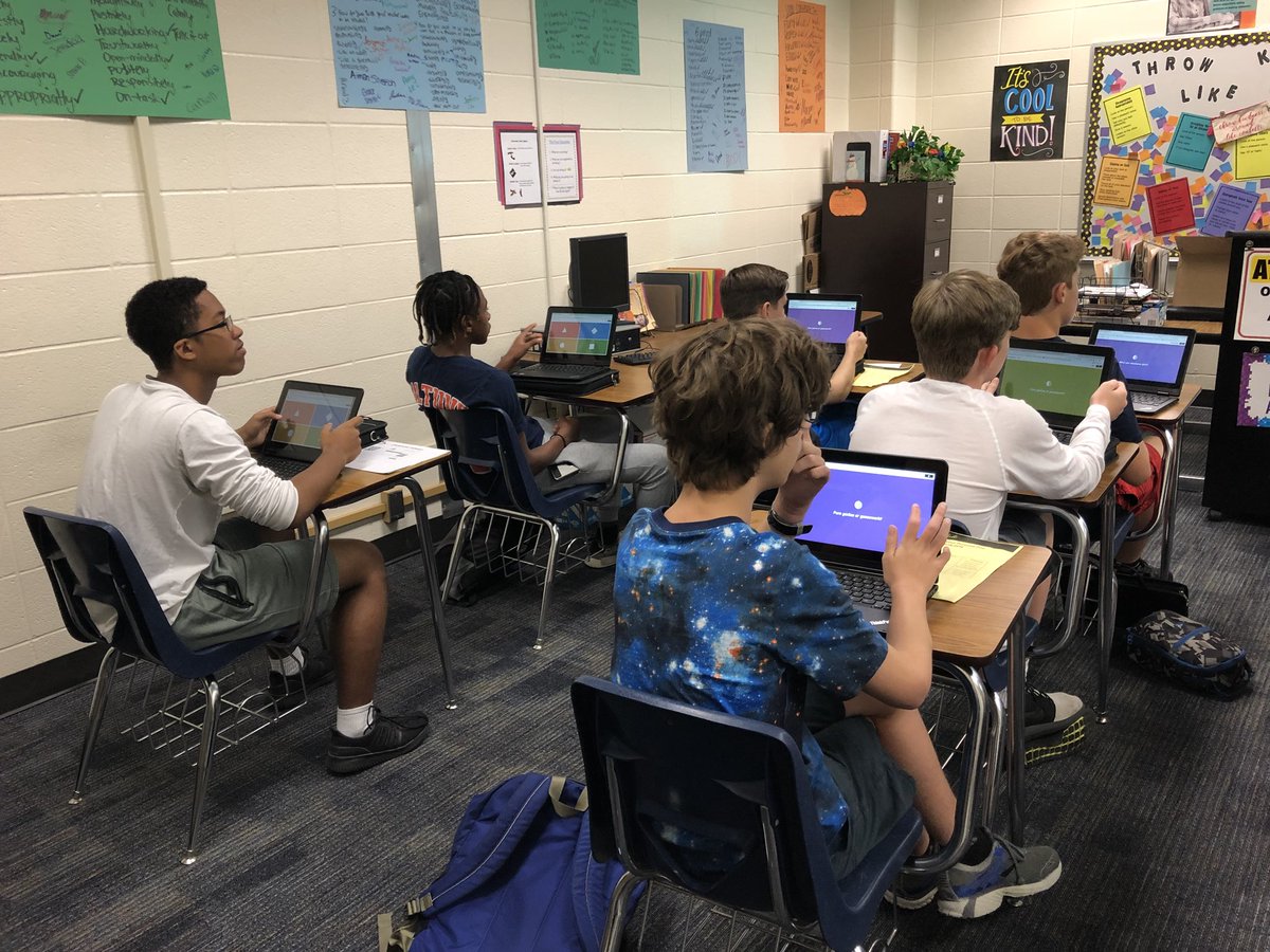 CarrieDd42's tweet photo. #ExploreYourPurpose day continues with Civil Engineering and @GetKahoot! Engaging presentation by Mr. Qualls! @DoerreKISD #promise2purpose https://t.co/KZOSPmuzd4