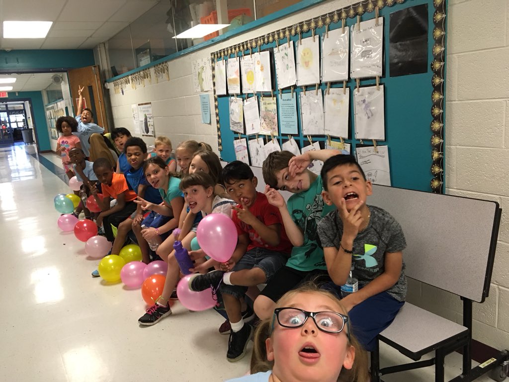 Field Day Fun!! #lwfieldday #LWPawPride <a href="/LWNKCSD/">Linden West NKC</a>