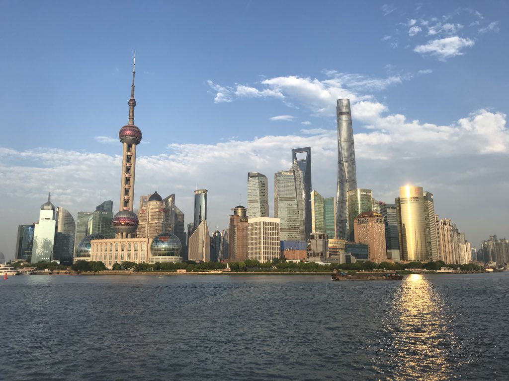 hmskrawczyk's tweet photo. @TheOnlyTeck Spent a bit of time along the Bund Wednesday and Thursday...And have too many photos of the waterfront and skyline already! https://t.co/s9nju0AwHs