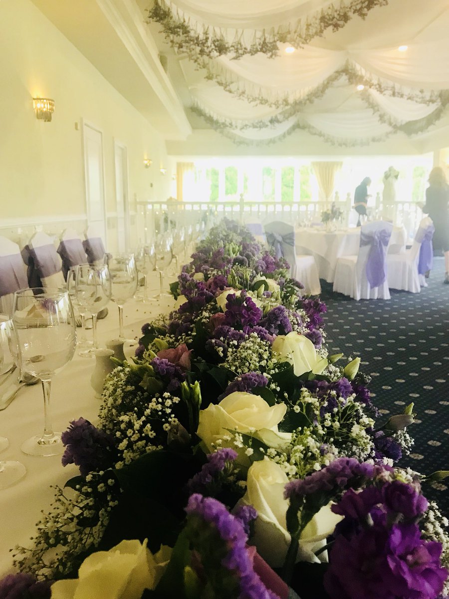 WeddingsatKGC's tweet photo. Our Dining Room really did look stunning at our showcase on Wednesday! Thanks to @ColleenStevens2 @QuinCookies &amp; A&amp;S Flower Studio for making it happen! 💜 https://t.co/HWaxP2gKrZ