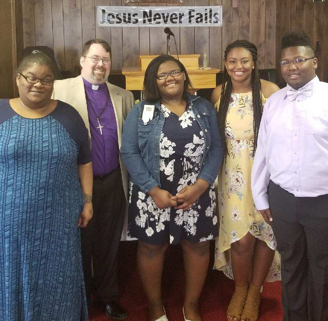 kylehuckins's tweet photo. Today’s verse: “God is not unjust to forget your work and #laboroflove you’ve shown toward his name, in that you have ministered to the saints, and do #minister,” Hebrews 6:10 #pastors #WorshipNightInAmerica #praiseandworship #preachit #GodIsGreat #Godsowncountry #JesusOurGuide https://t.co/dSSPTtidFp