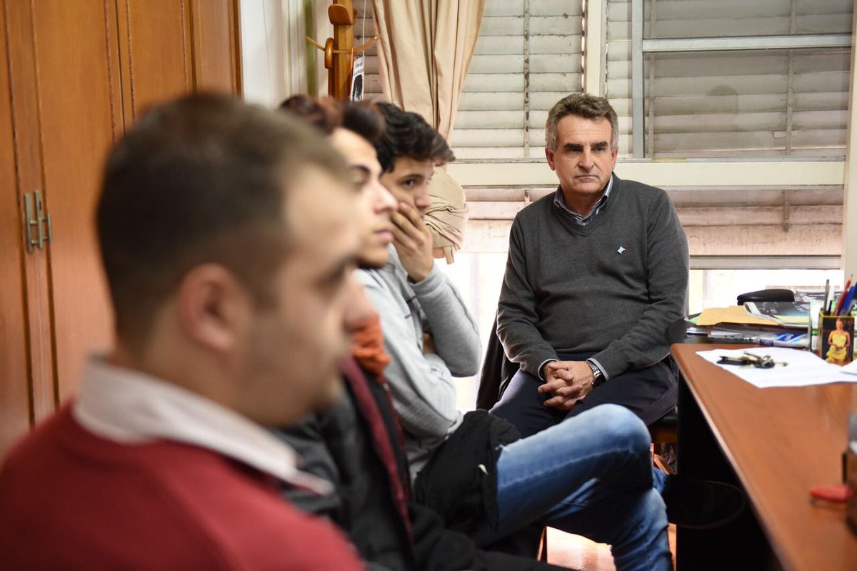 Jovenes_UC's tweet photo. Junto a @JaqueFcjs nos reunimos con @RossiAgustinOk y @leandrobusatto donde charlamos sobre la perspectiva de los jóvenes ante la situación del país. https://t.co/zMAaNsHnJ1