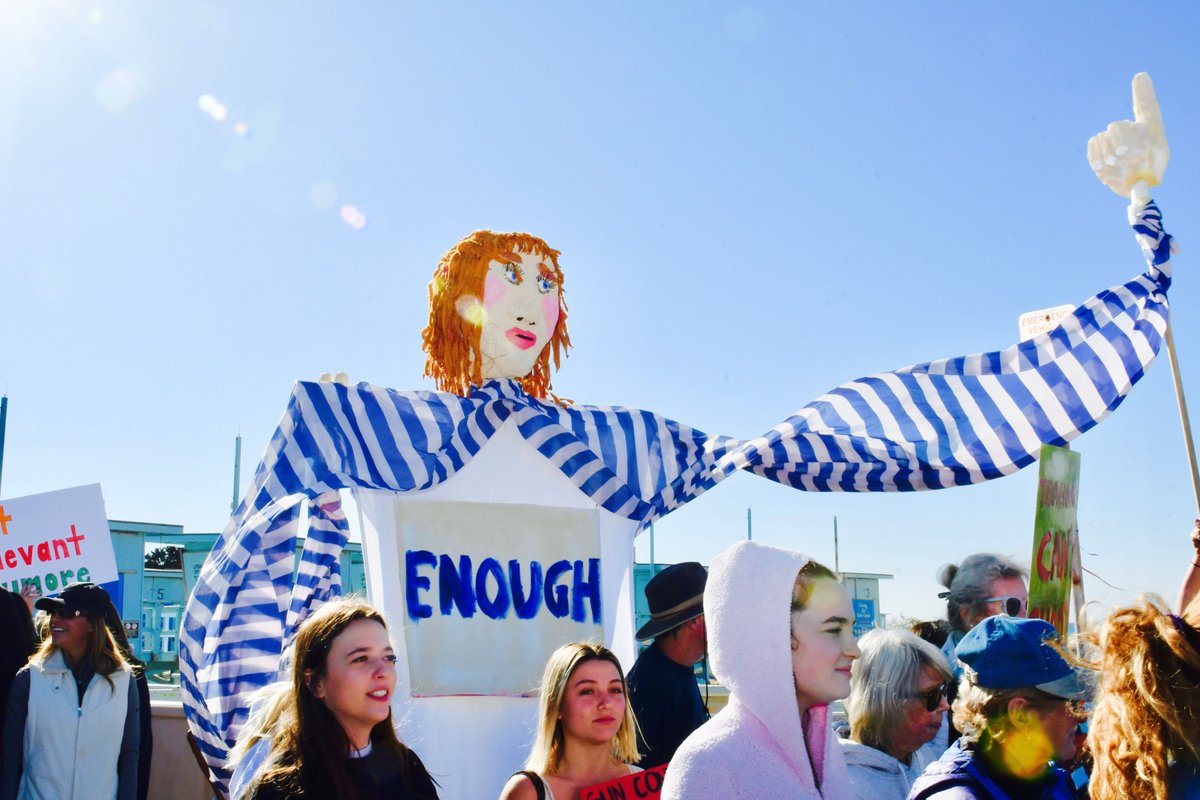 JulieEllerton's tweet photo. "Please God, NO more school shootings!!โ
#Enough #Heartbroken #cantlookatthenews #heartheirvoices #enoughisenough #SantaFeShooting #SantaFeHighSchool #Texas #Shooting #gunlawsneedtochange #GunControlNow #GunViolence #MassShooting #SafeSchoolsNow #EndGunViolence #homeschool๐๐ผ https://t.co/wWxBMZdwJv