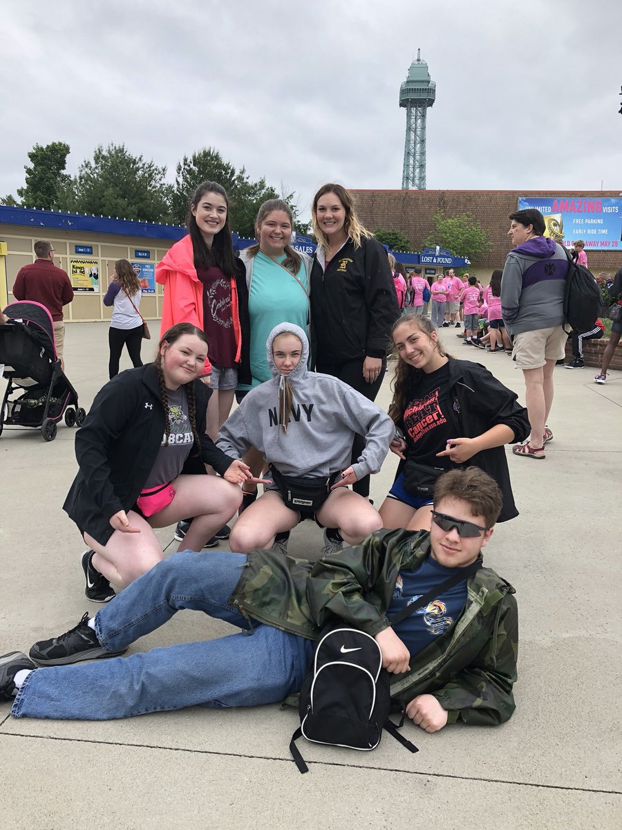 hs2_math's tweet photo. Off to a good start!  #fieldtrip #apcalrocks #hs2 #reynproud https://t.co/e0icq6RqXl