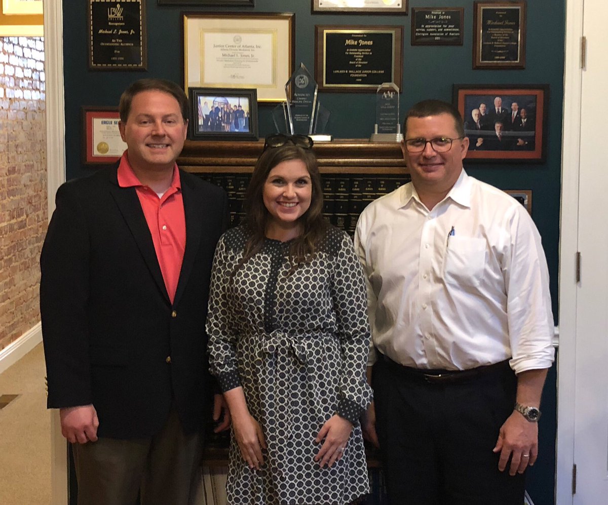 ALtitleindustry's tweet photo. We spent some great time with Rep. Mike Jones today in Andalusia! He’s Chair of the House Rules Committee & does a great job for all of Alabama. We’re glad to support him! #TitlePAC #ALpolitics https://t.co/lre9IpVwhb