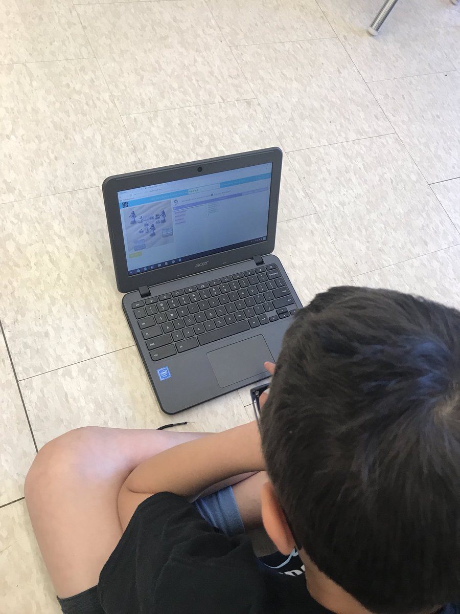 laclassedemmes's tweet image. Mme Berky and I are running our second @JFFete2018 expérience for some Grade 3/4 boys! #kidcoders #HourofCode @PlayCraftLearn @kodable @WonderWorkshop