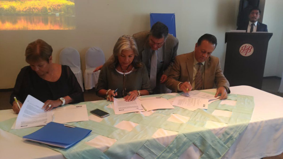 incarural's tweet photo. Ligia Osorno Magaña, Directora General del INCA Rural, A.C., da el mensaje de inauguración del Foro Nacional de Extensionismo para la Agricultura Verde. https://t.co/8q5xi8PEZp