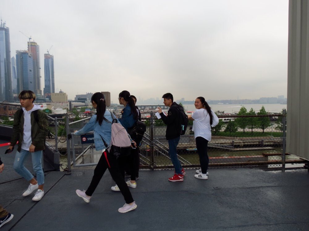 FIHSNYC's tweet image. A group of @FIHSNYC students visited the @IntrepidMuseum, a museum of Sea, Air &amp;amp; Space that is delicated to the exhibition and interpretation of history, science and service related to the aircraft #Inprepid. #fieldtrip #onsitelearning