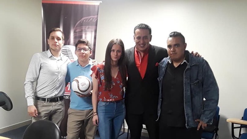 Dep_SinLimites's tweet photo. Muchas gracias a todos por estar en sintonía de #DeportesSinLímites y a @ProfePedrito por acompañarnos en el programa. https://t.co/HU9yUshKr7