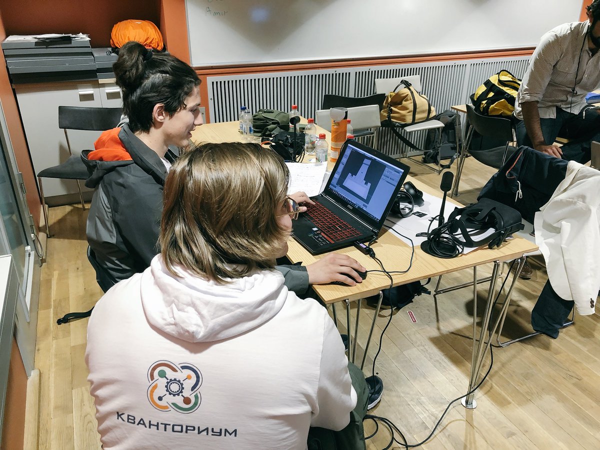 LisaGri's tweet photo. Wow these #vrhack teams at #VRSCIFest2018! In only one day they’ve created incredible concepts and #VR demos. 

Will be tough to select the winners @ChrisXtg 🏆 #innovation #hackathon #vrscihack #TietoXRLab https://t.co/U4f0Gj7W7R