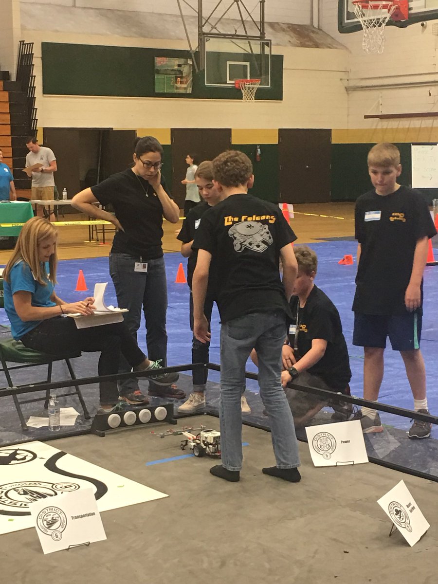 sheilablue7's tweet photo. Crain’s Creek did an awesome job today at Middle School Robotics!@JilianReynolds @CCMS_MCS #ncrobotics https://t.co/omPAn7kokY