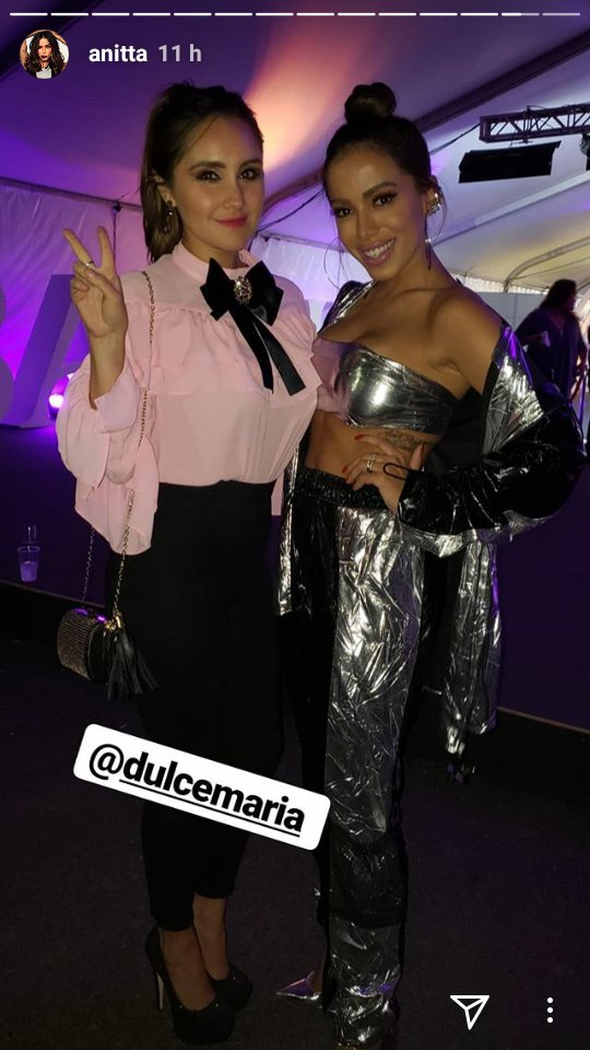fernandacrazy1's tweet photo. @Anitta publico la primera foto en su estado de insta y @DulceMaria publicó la segunda foto en su estado de insta hace algunos minutos muito bonitas 😍😍😍 #CosmoLingerieShow #CosmoCatWalk https://t.co/gzswnHSSdR