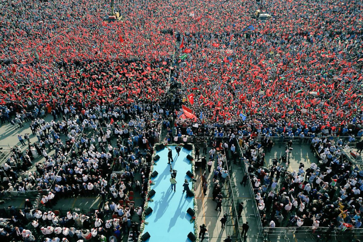 NadeebQa's tweet photo. TRT| أردوغان: سأتحدث بصراحة، إن المسلمين بقدر ماهم أشداء على بعضهم في صراعاتهم الداخلية، فإنهم لا يتحلون بالشجاعة أمام خصومهم
#نديب_قطر https://t.co/Swzrj0jGev