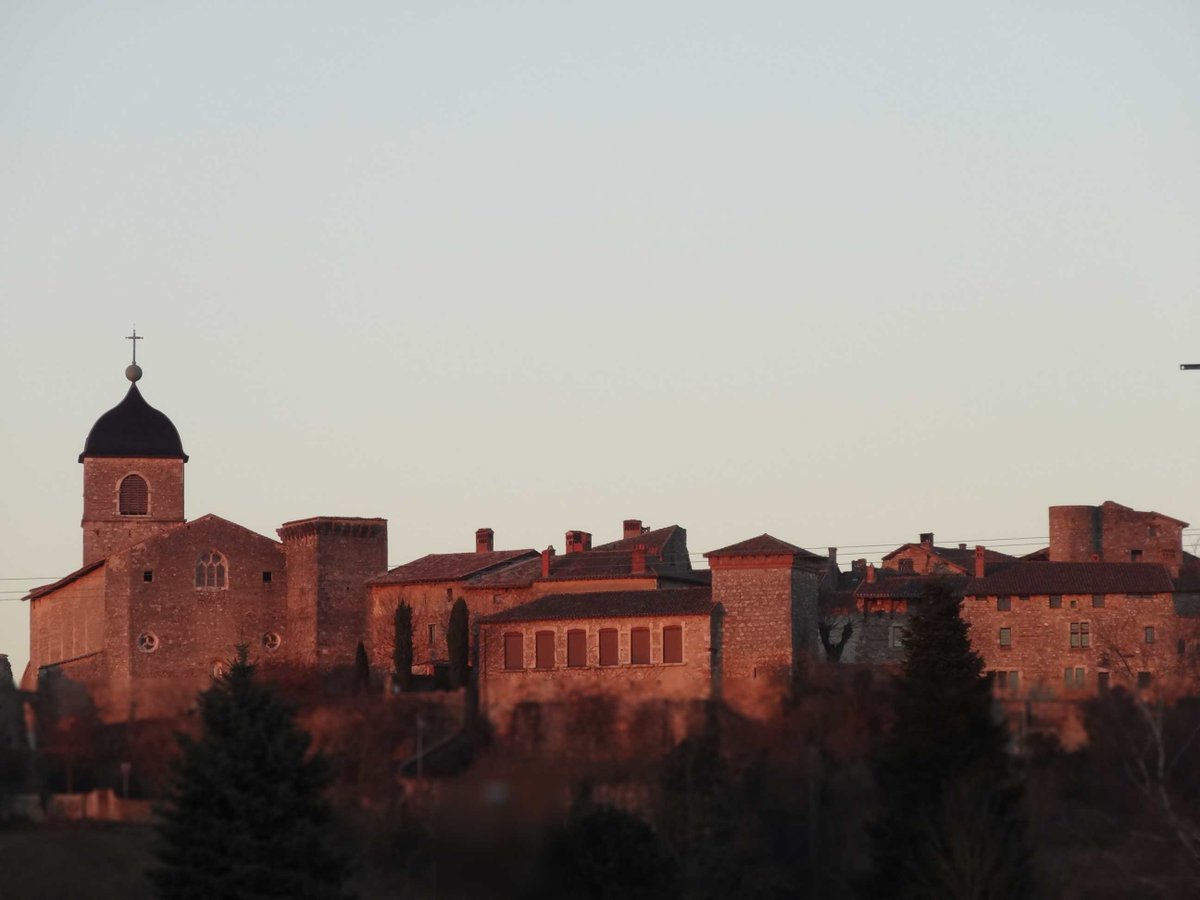 OTPerouges's tweet image. Fêtons le #romantisme à #perouges avec les #LPBVF 
bit.ly/NuitRomantique… @LPBVF belle 1ere édition à venir 😊