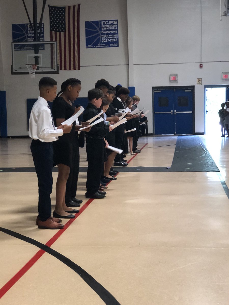 SarahSomething7's tweet photo. We laughed, we cried, we said goodbye! Congratulations 5th Grade Tigers! @LMESTigerNation @suptking #emotionalpromotional https://t.co/rHSCiDQF3E