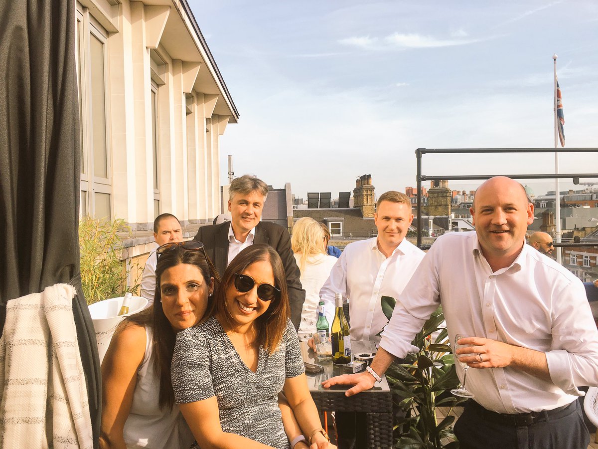 SunitaUK's tweet photo. Tech Innovation discussions with my wonderful team @CondecoUK @MattSWorkplace @PoonamBharj @JamesLeyland @SimonCohenBiz #workplaceTech18 https://t.co/tvXXOpbrQq
