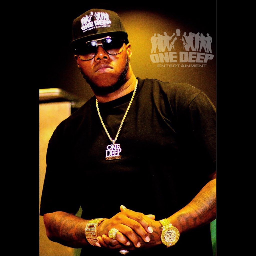 ZROMOCITYDON's tweet photo. When the friend of my enemy is my “friend”, this is how I gotta be... at least I aint gotta split the bag when it come in!!! This new music im doing right now is triple crazy!!! Album on the way✊🏾 #onedeep #onedeepentertainment #zro https://t.co/TqiskVPuc6