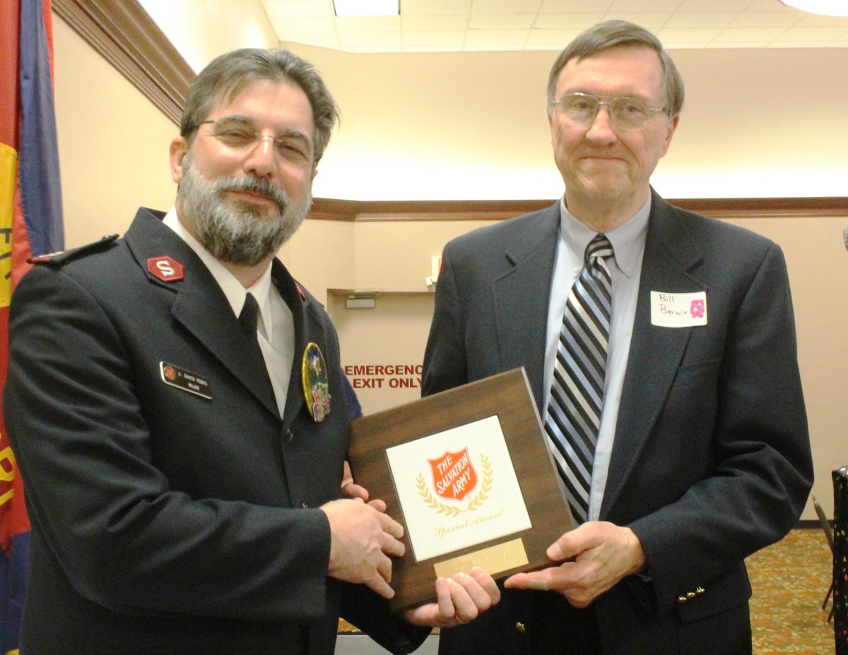 FoxCitiesSA's tweet image. Bill Barwis named #Volunteer of year by #salvationarmywi #foxcities Honored bestowed at recent event highlighting #NationalSalvationArmyWeek for his pastoral &amp;amp; #EmegencyDisasterService in Texas after #HurricaneHarvey read more here! salvationarmywi.org/wum/news/hurri…