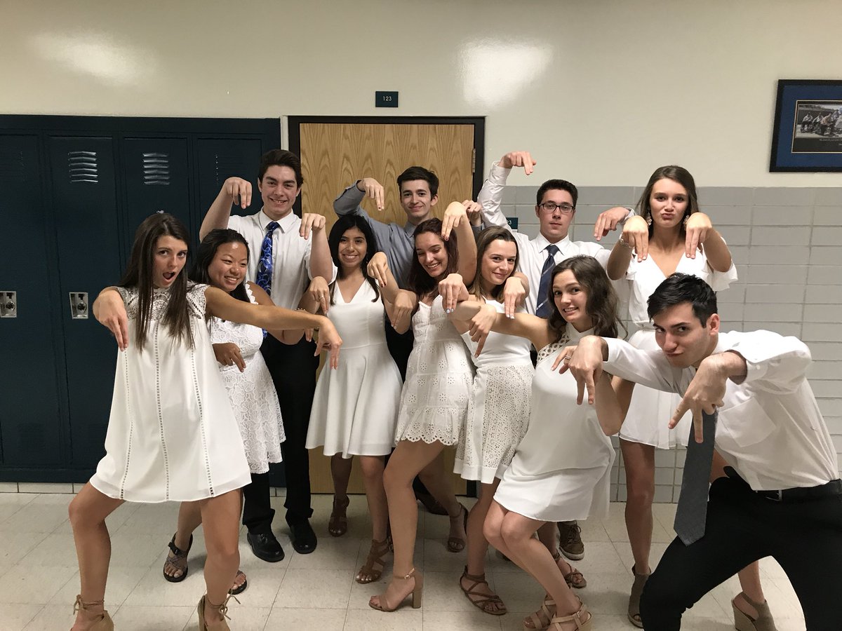 SAPatDGN's tweet photo. The kids are growing up! 💜🌈❄️ #squad #sarah #morgan @DGN_Snowball @winterSB2018 @OperSnowball https://t.co/M8tAPItro1