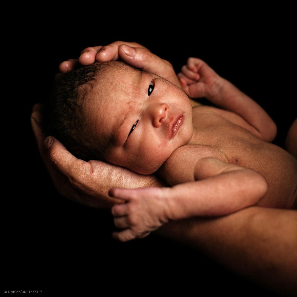 UNICEF's tweet photo. One-day-old Saruulgerel in the loving hands of her mother, Dashnyam, at a UNICEF-supported health centre in Mongolia. 

For every child, #EarlyMomentsMatter.
#EveryChildALIVE https://t.co/gQKKJGIHMU