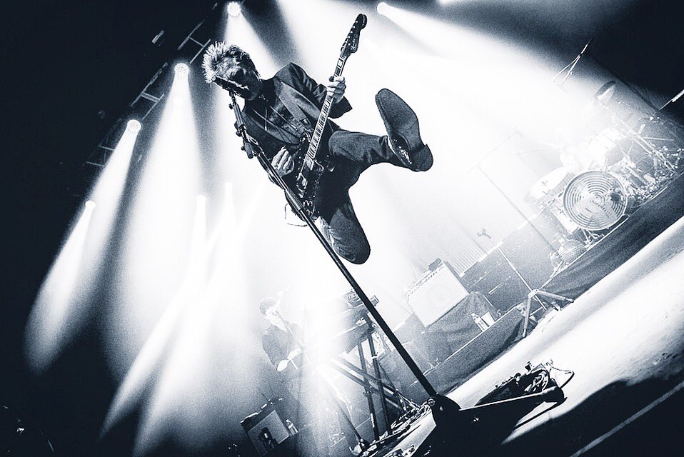 windowofcolor's tweet photo. Last night @Franz_Ferdinand played at @TheFoxTheatre in Oakland. I was there and I took photos! Check out more photos at: https://t.co/CrDDnHL1Sh #FranzFerdinand #riffmagazine #windowofcolor https://t.co/GFjgzh6i2u