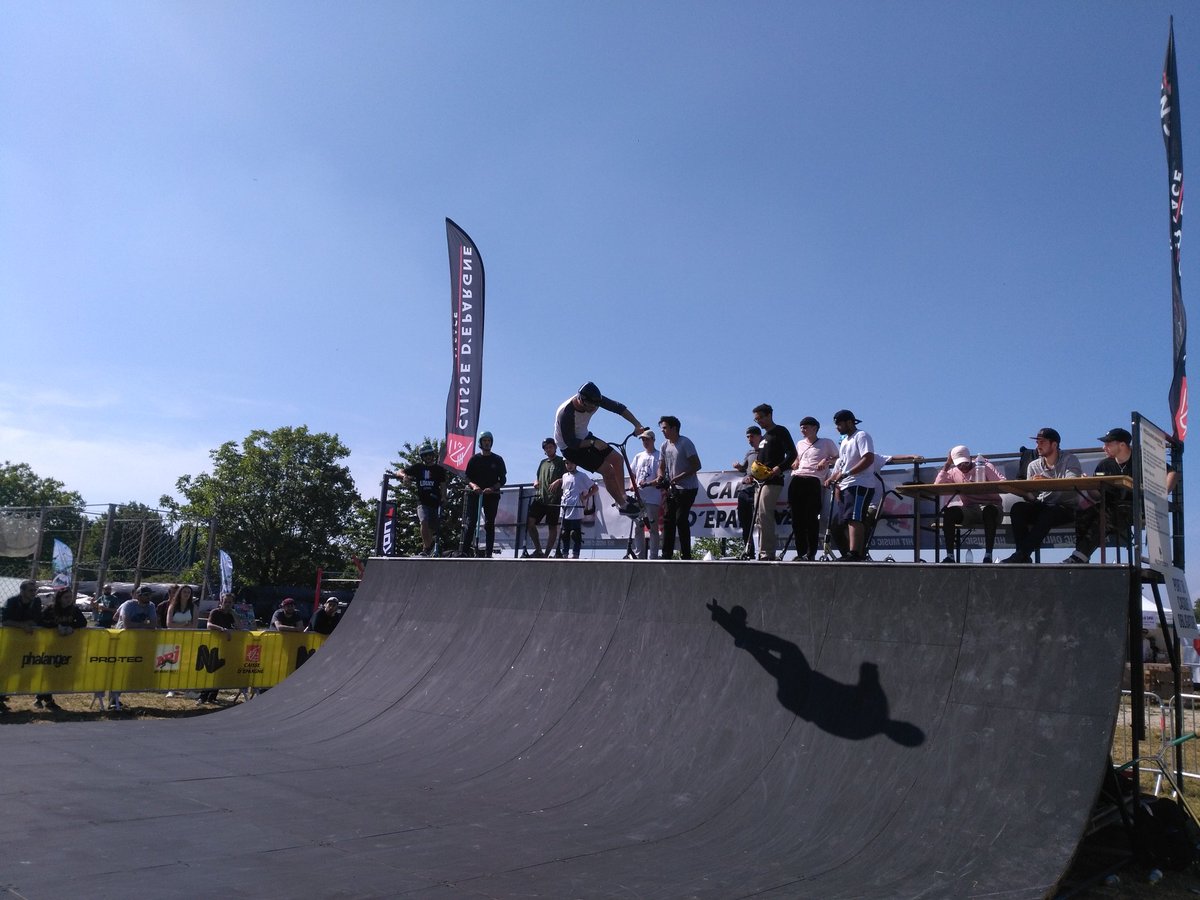 RBSofficiel's tweet photo. 📻 Gooo 3 jours de @nlcontest #nlcontest2018 #bmx #roller #skate #hiphop #mix #djs... Retrouvez les djs d' RBS TOUT LE WEEK-END 🎛️🎚️📻🎧🎤 Cc @DJSwa23 @thedjq @djstansmith @DeejayTkilla @NelsonScratch @djrectape #Talri #tupeuxpastest Cc @strasbourg @StrasTV @ChroniqueGeekFr https://t.co/Wq0vMw2KfB