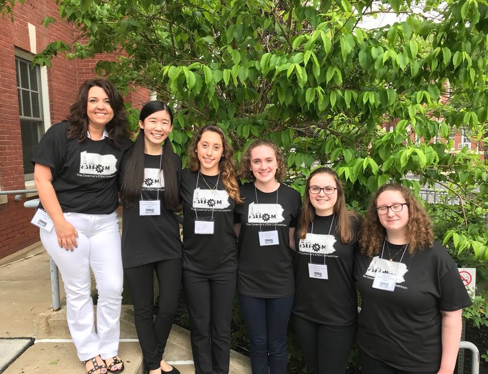 SueVoigt15's tweet photo. Congratulations @lowerdauphin HS! Just announced as one of the top 3 teams in the state-wide PA Governor's STEM Competition! They'll be presenting in a few minutes w/ @SFHighSch & @ConradWeiserHS for top honors! @PAstemcomp #govstem18 @CapitalAreaIU @BethKirman https://t.co/U3APcDlaBK