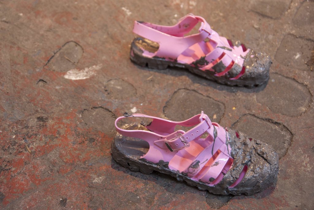 HarrisonHayley's tweet photo. ‘Grounded' - worn and made for my performance ‘Home is now’ looking forward to wearing them again soon - Installation shot from ‘Object’ at hARTslane April 2018, Acrylic on pink jelly shoes #art #installation #performanceprops #anthropocene #morethanhuman #sculpture https://t.co/CuVAiAyjlc