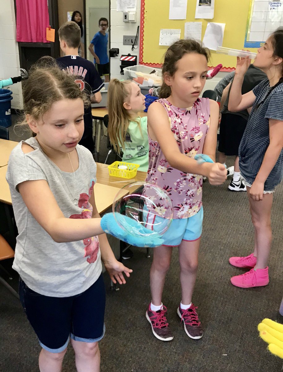 Kstrobelt's tweet photo. More bubble fun!
#EWpride #allywill225 #Kstrobelt https://t.co/adER1nTRXm