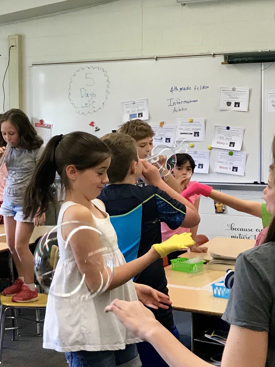 Kstrobelt's tweet photo. More bubble fun!
#EWpride #allywill225 #Kstrobelt https://t.co/3GpCyPPOv8