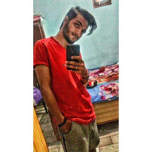 iamborntoartist's tweet photo. I’m just a mirror for you, You are good, I’m best, You are bad, I’m worst. 👿
#TeamRapperProduction
#Hisar #India #Haryana #portrait #wear #actor #fashion #style #stylish #photooftheday #business #young https://t.co/v0p7XDlWN8
