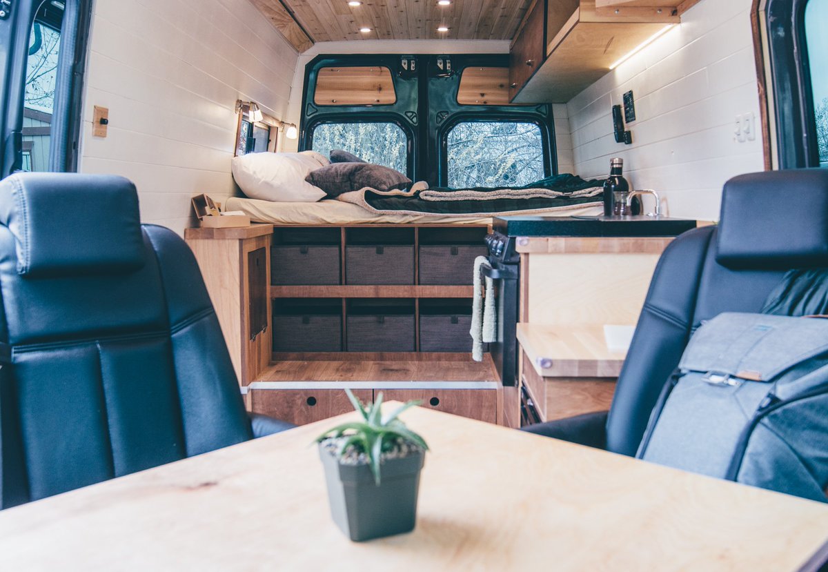 runawayvan's tweet photo. Stoked to show you another view inside this van! Having an open floor plan &amp; seats that swivel makes it hard not to invite over all your family &amp; friends. 🚐  @tommycaldwell1 📷 @tinyhousetiny https://t.co/qyxS1NqGPX
