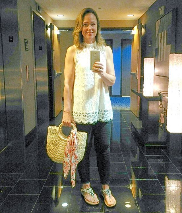 everydayjen's tweet photo. #latergram from a few weeks ago when staying at the fabulous @moonrisehotel in St. Louis. They had these huge, beautiful mirrors and moody lighting, so it was fun just walking around the building. .
.
.
.
.
.
. #teacherstyle #teacherfashionista #teachero… https://t.co/SsQXNkRmHI https://t.co/Z0d9ykBuTT