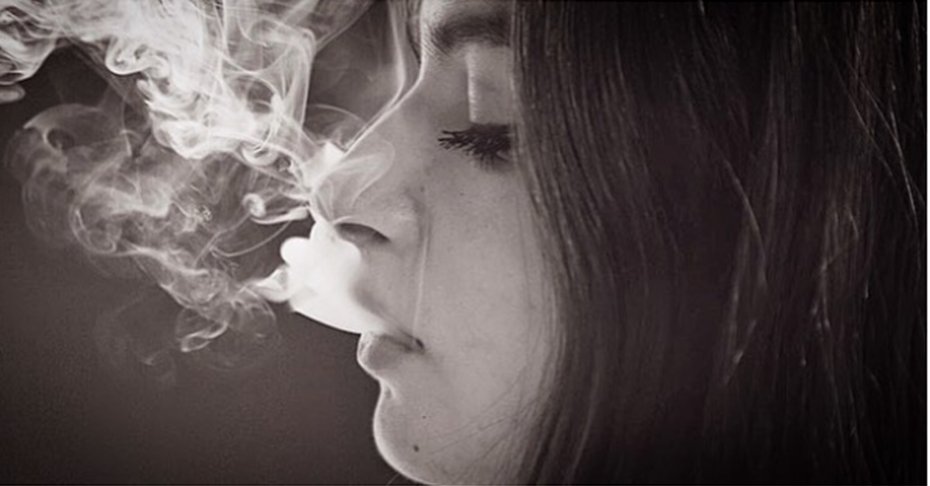 CineUPMX's tweet photo. Fotograma del cortometraje CIGARE. Próximamente en la Tercera Muestra de Producción Cinematográfica. https://t.co/x7njqbrpDa