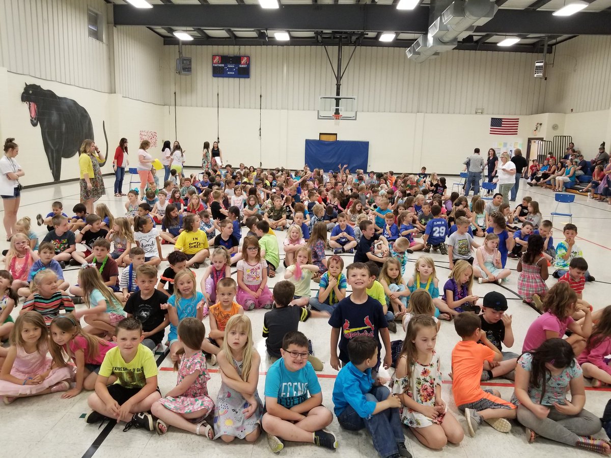 mrssechler's tweet photo. Full house today for elementary awards assembly. Have an amazing summer! #mceloves @MCEelementary https://t.co/cGtNGvzlRe