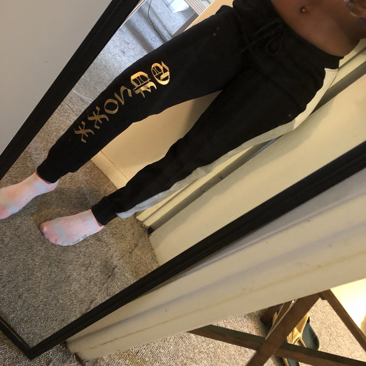 SniperxBae's tweet photo. SZN2 Sweatpants BY @GoldenPyramidsX https://t.co/lvChv7mH61