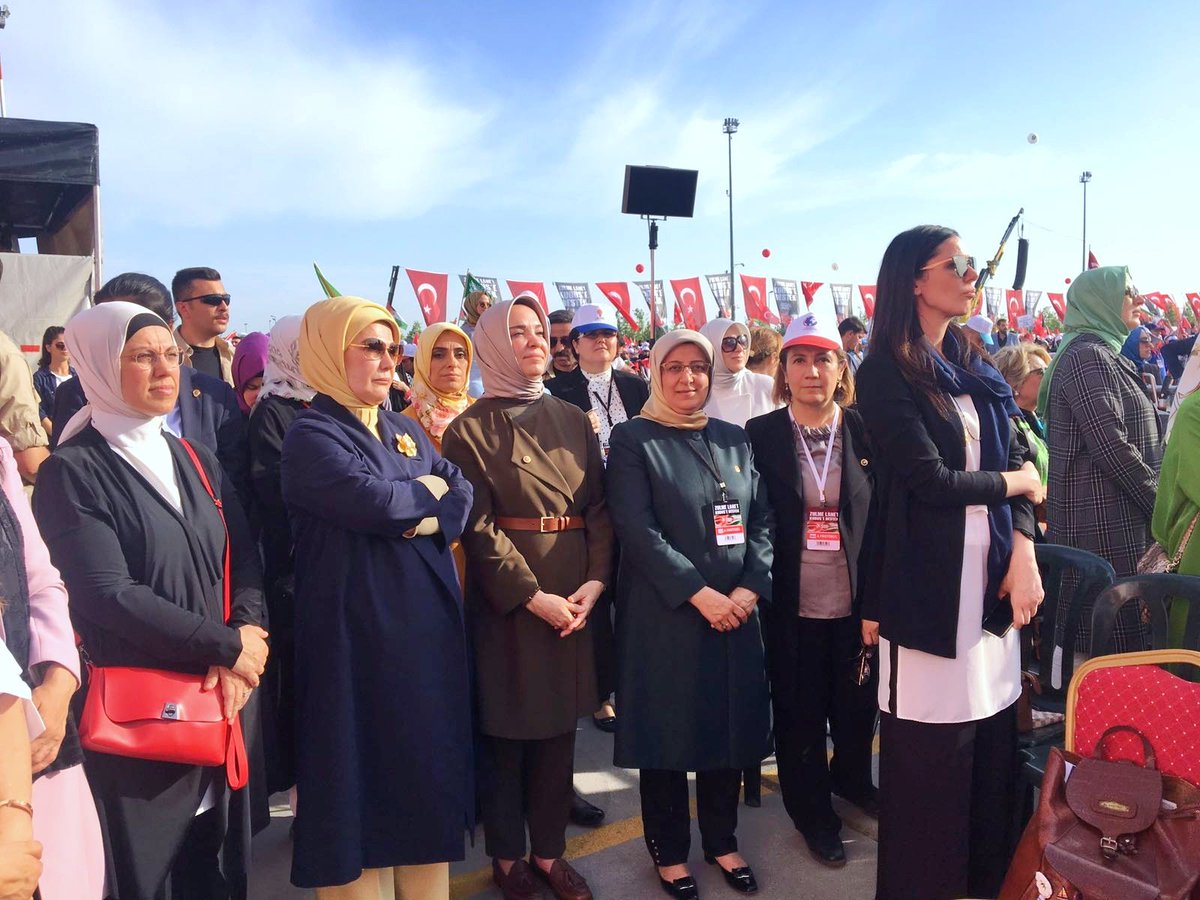 RavzaKavakci's tweet photo. Sayın Cumhurbaşkanımız ve Kıymetli Hanımefendinin teşrifleriyle, Filistin halkına destek amacıyla düzenlenen "Zulme Lanet Kudüs'e Destek" mitingine katıldık.

Filistin halkı özgürlüğüne kavuşana dek zulmü haykırmaya devam edeceğiz.
#WeStandForQuds https://t.co/ziZ6KUnP4g