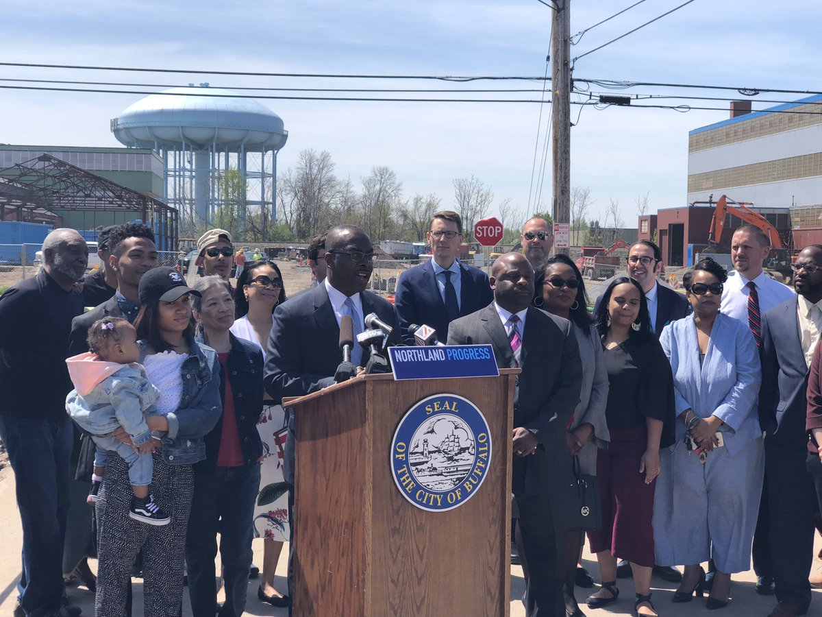 BfloMfgWorks's tweet photo. A beautiful day to visit our future home in the Northland Beltline today with @NorthlandWTC @InsyteWNY @MayorByronBrown! https://t.co/N4r7hGbU0w