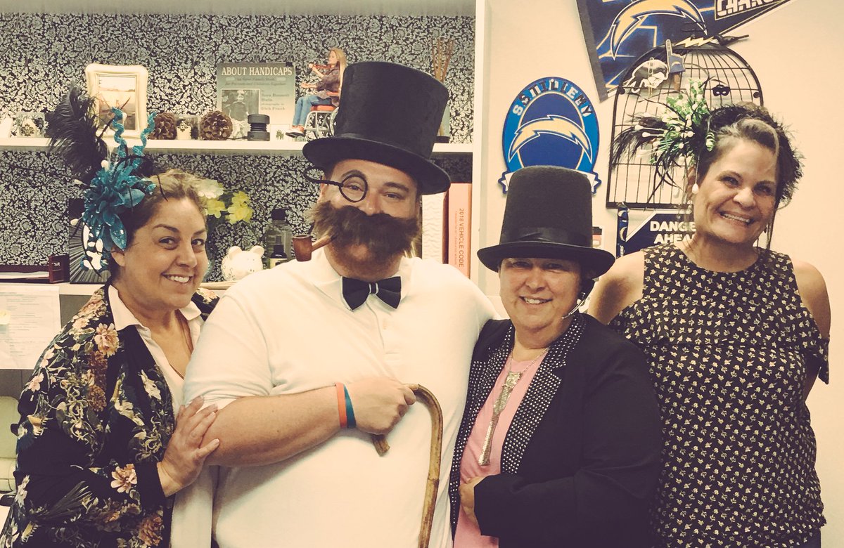 CVESD_SchoolBus's tweet photo. Today we donned our fanciest attire in honour of the #RoyalWedding!
#CVESDTransportation
#ThisIsHowCVESDRolls
@CVESDNews
@RoyalFamily https://t.co/kXXsB0cxIc