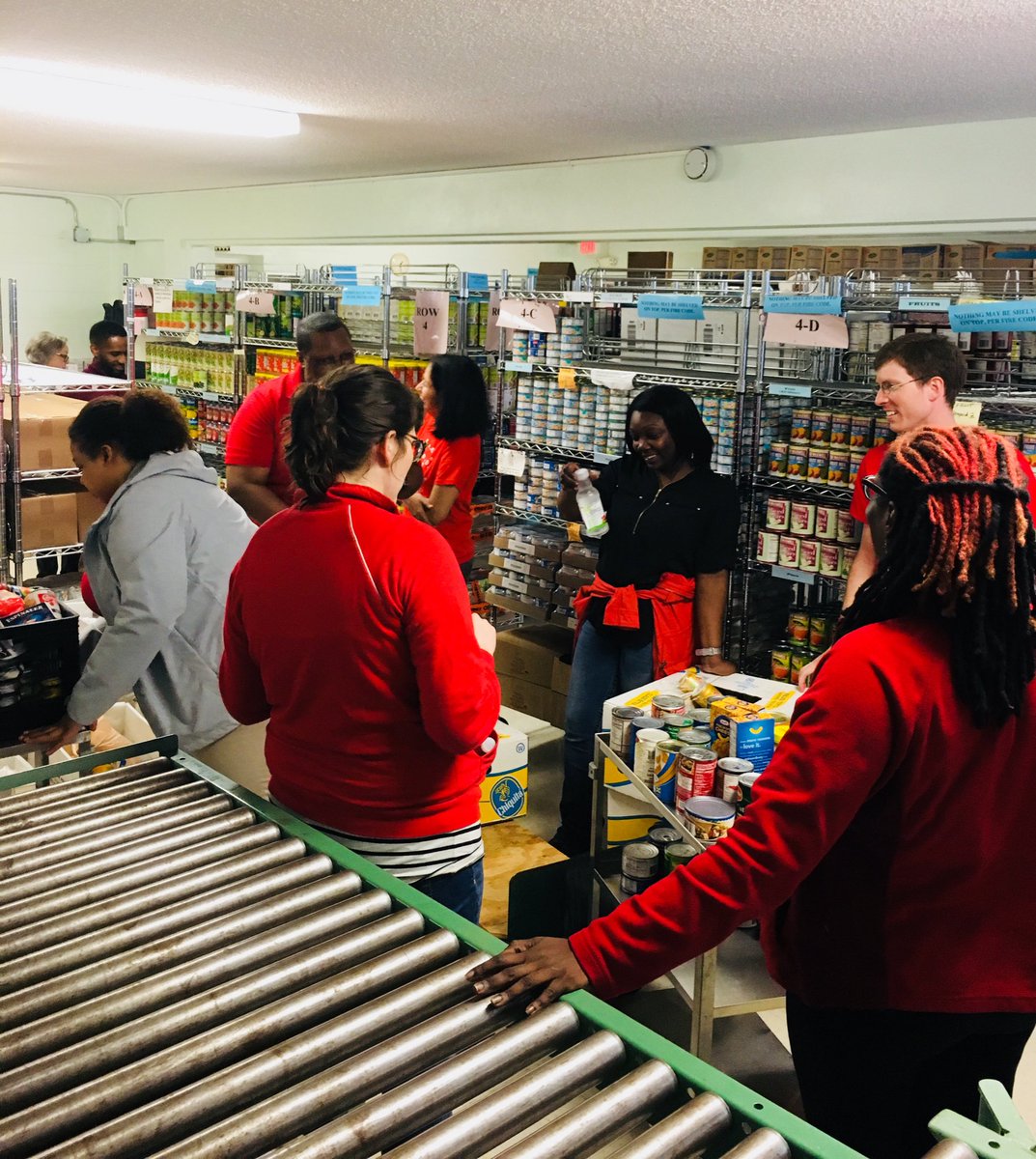 DarrickJoseph's tweet photo. Team 3295’s leaders are having a BLAST serving at the Spend Yourself Food Pantry today! #R400Community #G499 #D412
@MrsBethanyT https://t.co/JfnzBnx13k